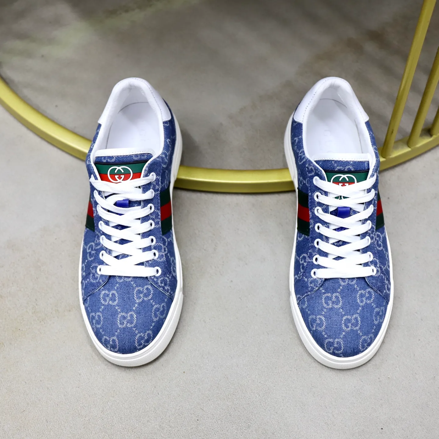 Ex-factory price: 400💰🙅‍♂️🙅‍♂️🙅‍♂️ Brand: Gucci GUCCi Standard code: 38-44 (45 customized) Grade: Same as the official website Material: Original leather splicing Comfortable and breathable sheepskin lining Original wear-resistant outsole Style category: Men's fashionable casual shoes Running sneakers Distinguished luxury brand elements Top luxury Color: actual picture color